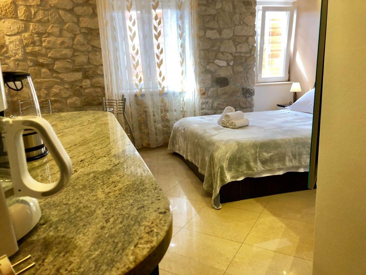 Apartments Feral Trogir Eksteriør billede