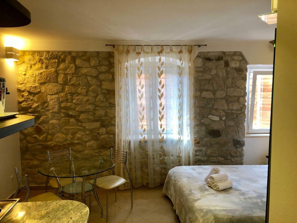 Apartments Feral Trogir Eksteriør billede
